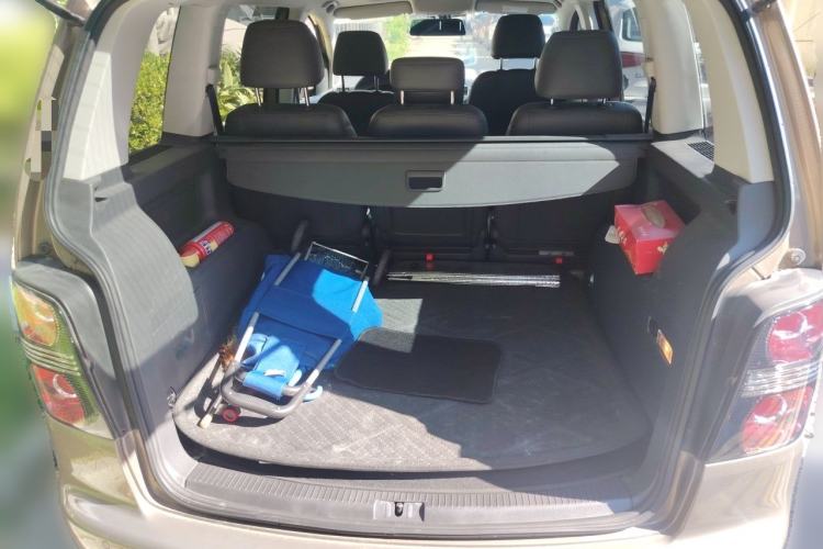Used Volkswagen Touran 2015 1.4T DSG Comfort Edition 5 Seats Trunk