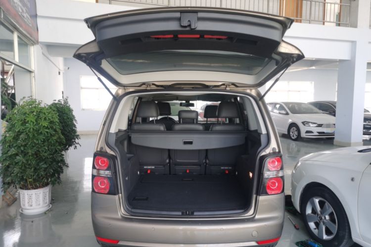 Used Volkswagen Touran 2015 1.4T DSG Comfort Edition 5 Seats Trunk