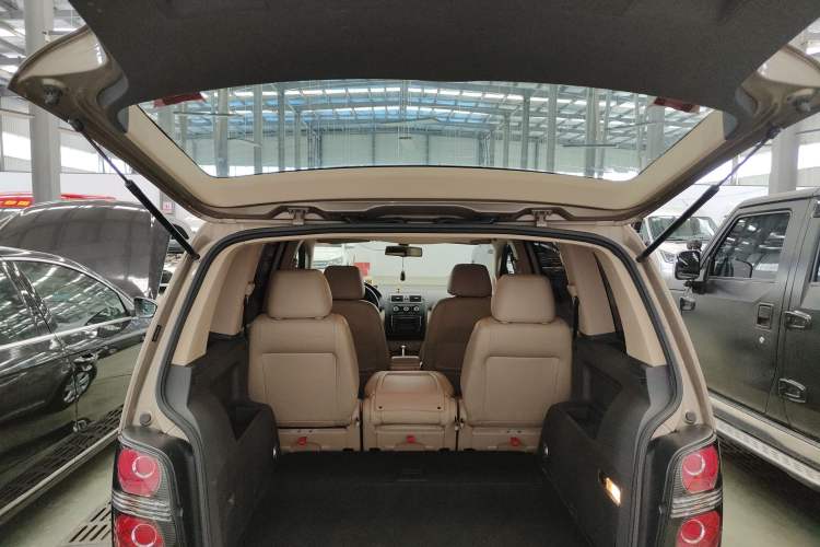 Used Volkswagen Touran 2015 1.4T DSG Comfort Edition 5 Seats Trunk