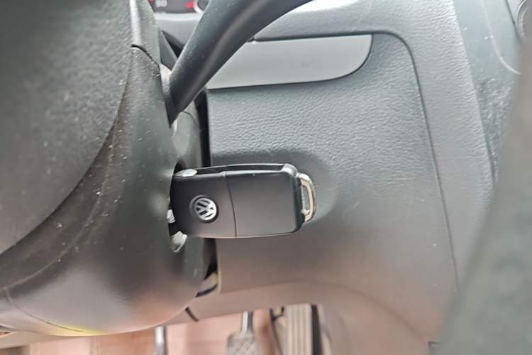Used Volkswagen Touran 2015 1.4T Manual Comfort Edition 5-Seater Vehicle Key