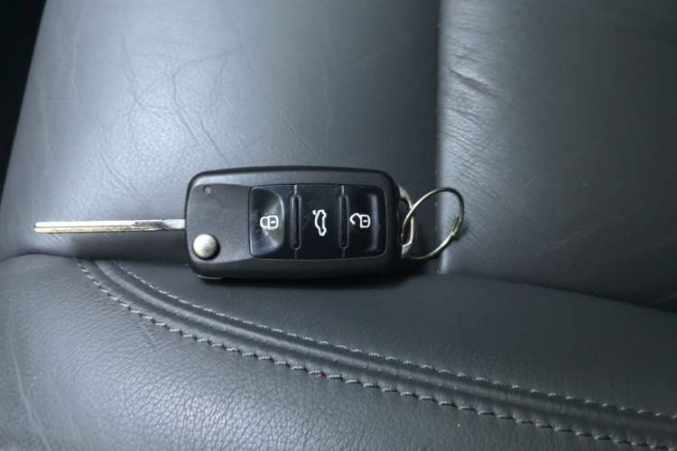 Used Volkswagen Touran 2015 1.4T DSG Comfort Edition 5 Seats Vehicle Key