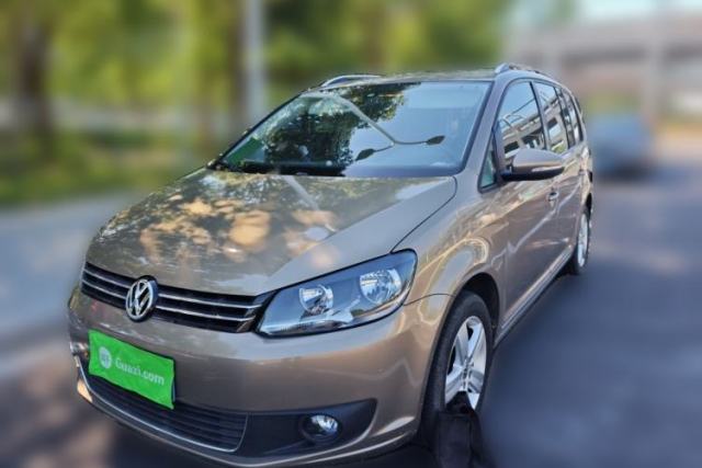 Volkswagen Touran 2015 1.4T DSG Comfort Edition 5 Seats usata