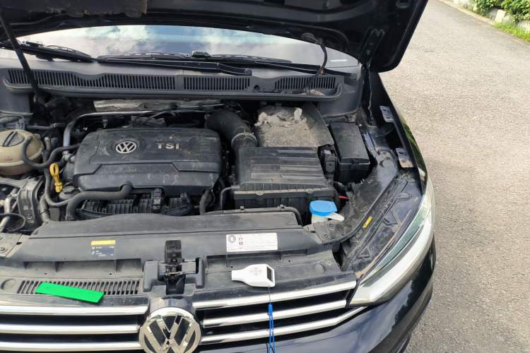 Used Volkswagen Touran 2016 Volkswagen Touran L 330TSI DSG Luxury Edition Engine Bay Left