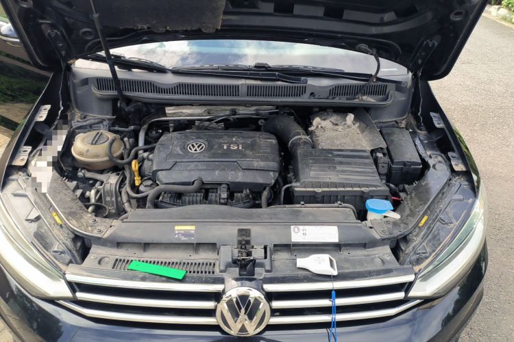 Used Volkswagen Touran 2016 Volkswagen Touran L 330TSI DSG Luxury Edition Engine Bay
