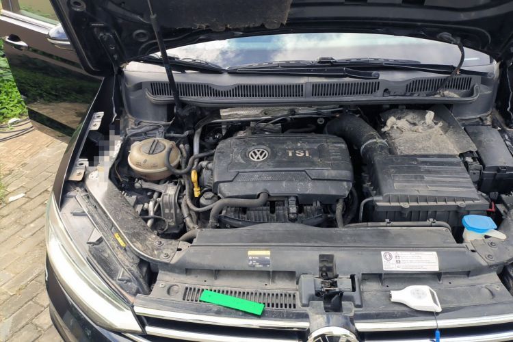 Used Volkswagen Touran 2016 Volkswagen Touran L 330TSI DSG Luxury Edition Engine Bay Right