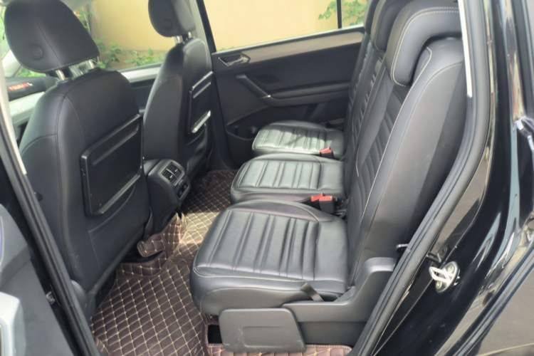 Used Volkswagen Touran 2016 Volkswagen Touran L 330TSI DSG Luxury Edition Left Rear Seat