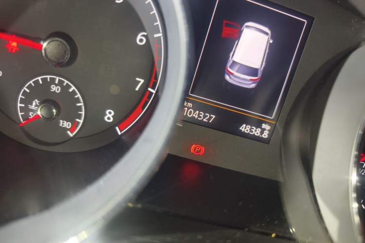 Used Volkswagen Touran  Odometer Close Up