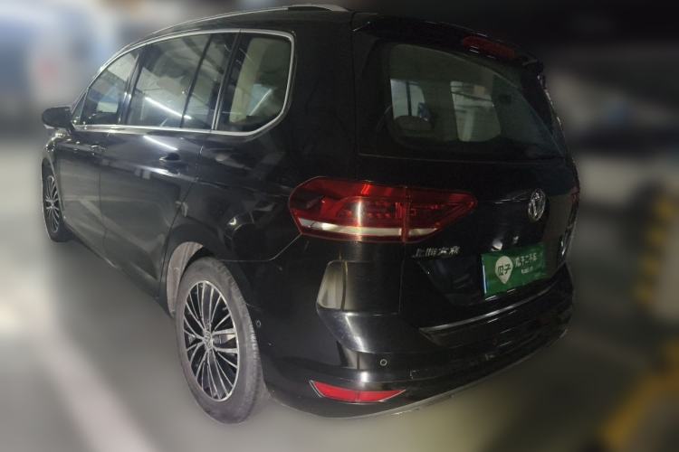 Used Volkswagen Touran  Rear Left 45 Deg