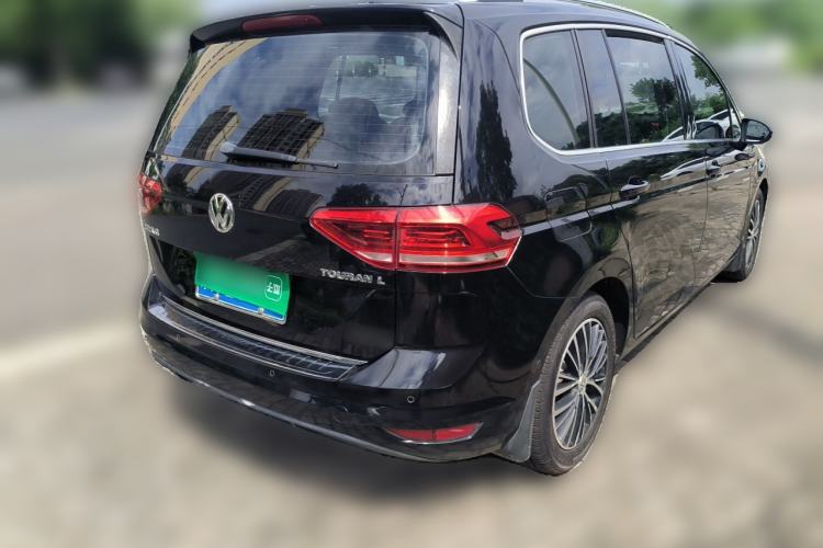 Used Volkswagen Touran 2016 Volkswagen Touran L 330TSI DSG Luxury Edition Rear Right 45 Deg
