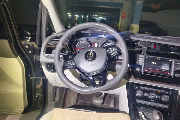 Used Volkswagen Touran  Steering Wheel