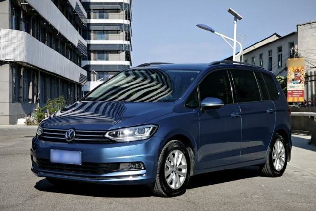 Używany Volkswagen Touran 2016 Volkswagen Touran L 280TSI DSG Comfort Edition
