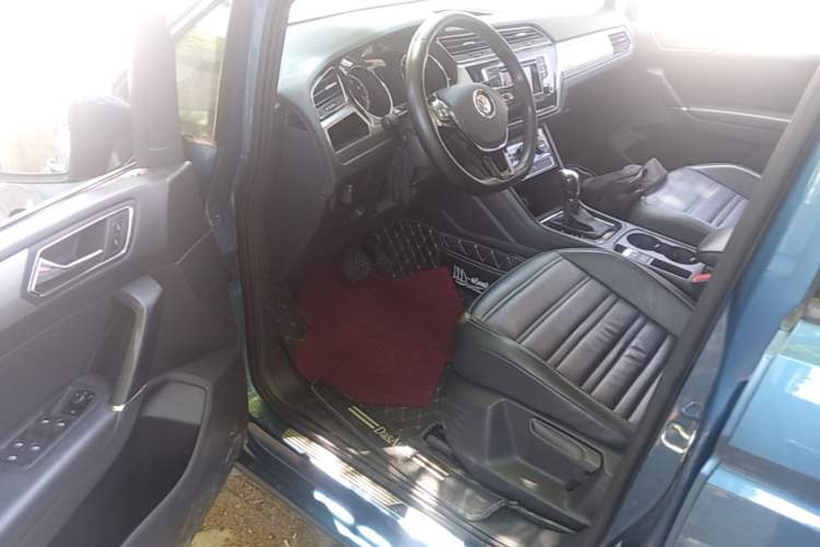 Used Volkswagen Touran 2016 Volkswagen Touran L 280TSI DSG Comfort Edition Driver Seat