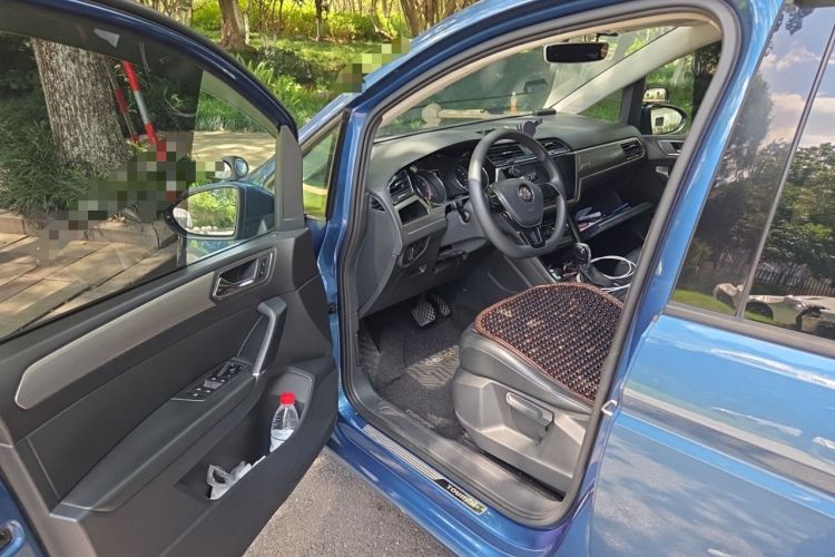 Used Volkswagen Touran 2016 Volkswagen Touran L 280TSI DSG Comfort Edition Driver Seat