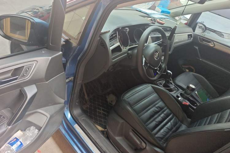 Used Volkswagen Touran 2016 Volkswagen Touran L 280TSI DSG Comfort Edition Driver Seat