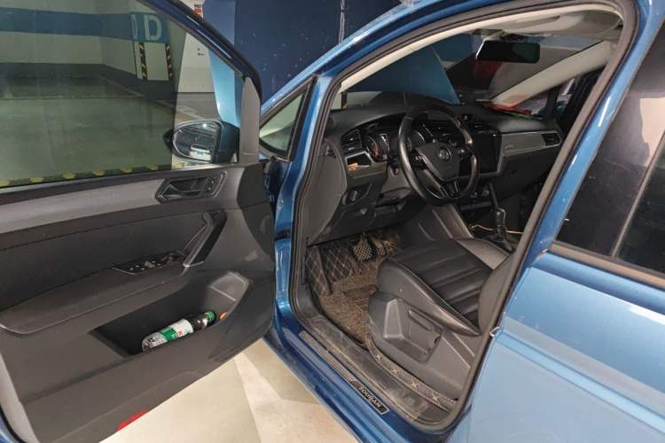 Used Volkswagen Touran 2016 Volkswagen Touran L 280TSI DSG Comfort Edition Driver Seat