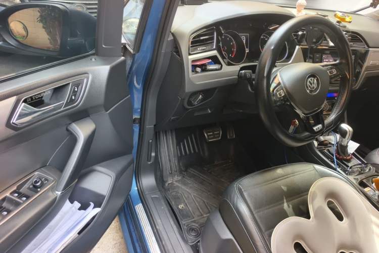 Used Volkswagen Touran 2016 Volkswagen Touran L 280TSI DSG Comfort Edition Driver Seat