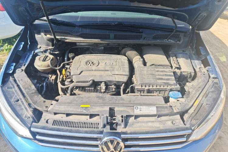 Used Volkswagen Touran 2016 Volkswagen Touran L 330TSI DSG Luxury Edition Engine Bay