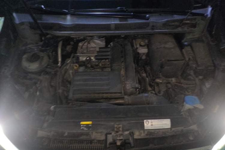 Used Volkswagen Touran 2016 Volkswagen Touran L 280TSI DSG Comfort Edition Engine Bay