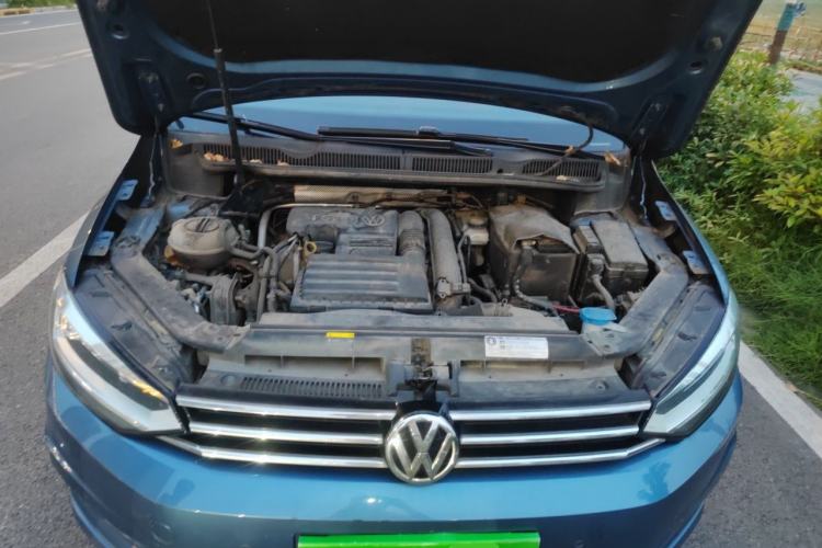 Used Volkswagen Touran 2016 Volkswagen Touran L 280TSI DSG Comfort Edition Engine Bay