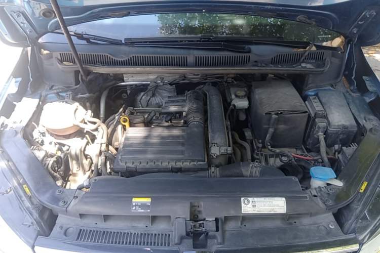 Used Volkswagen Touran 2016 Volkswagen Touran L 280TSI DSG Comfort Edition Engine Bay