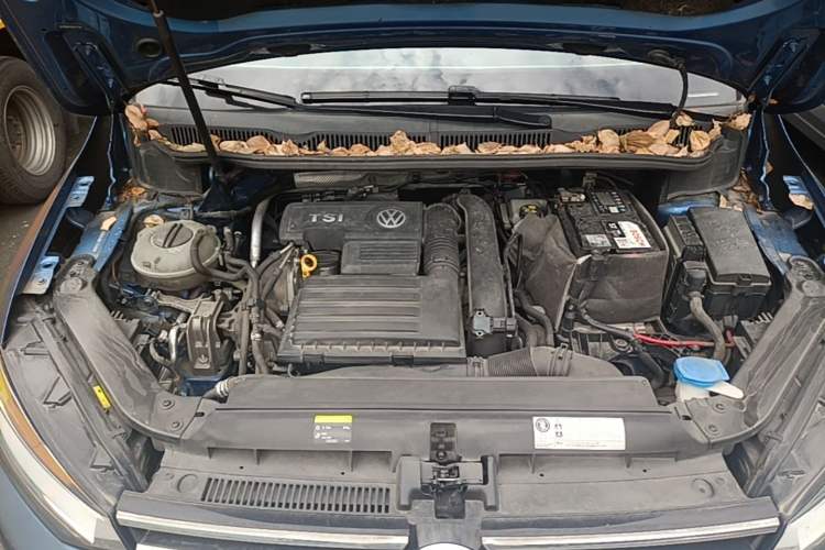 Used Volkswagen Touran 2016 Volkswagen Touran L 280TSI DSG Comfort Edition Engine Bay
