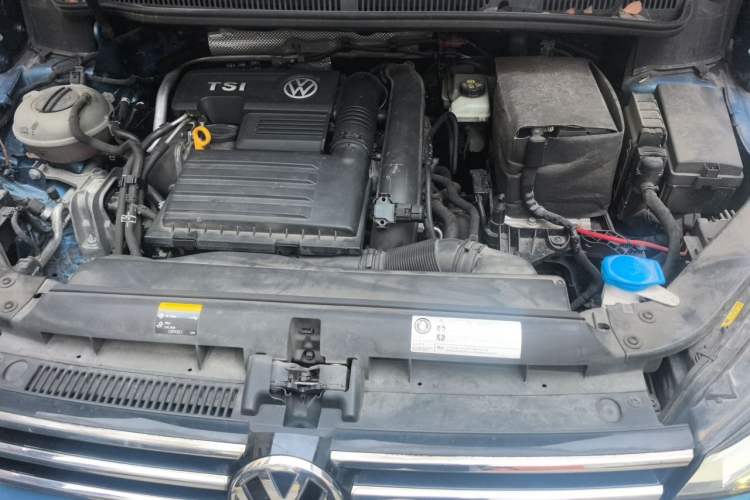 Used Volkswagen Touran 2016 Volkswagen Touran L 280TSI DSG Comfort Edition Engine Bay