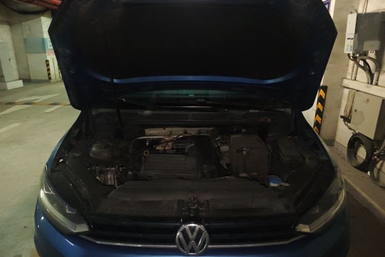 Used Volkswagen Touran 2016 Volkswagen Touran L 280TSI DSG Comfort Edition Engine Bay