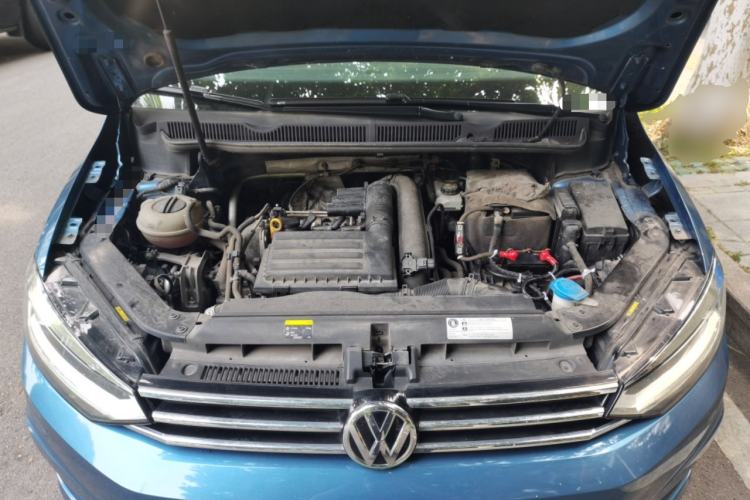 Used Volkswagen Touran 2016 Volkswagen Touran L 280TSI DSG Comfort Edition Engine Bay