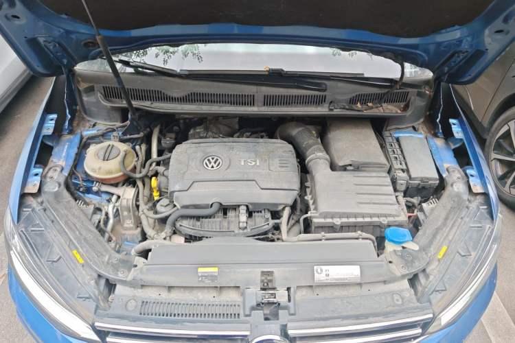 Used Volkswagen Touran 2016 Volkswagen Touran L 330TSI DSG Luxury Edition Engine Bay
