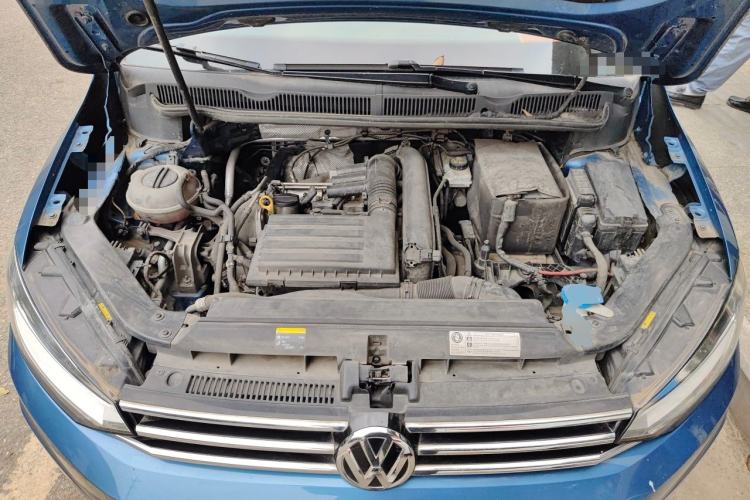 Used Volkswagen Touran 2016 Volkswagen Touran L 280TSI DSG Comfort Edition Engine Bay