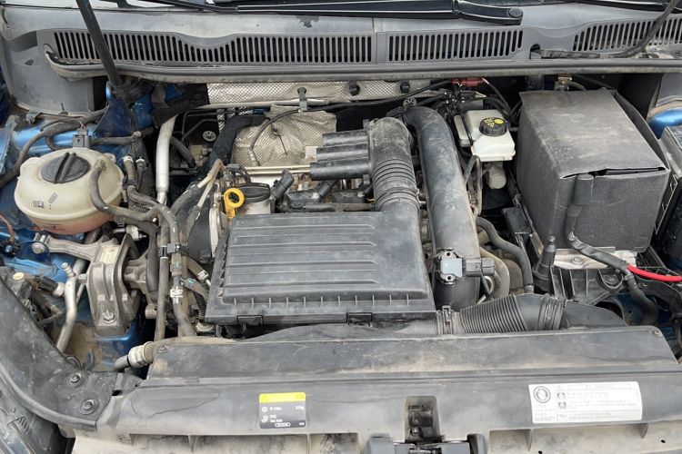 Used Volkswagen Touran 2016 Volkswagen Touran L 280TSI DSG Comfort Edition Engine Bay