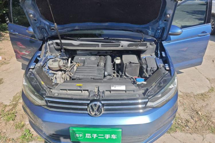 Used Volkswagen Touran 2016 Volkswagen Touran L 280TSI DSG Comfort Edition Engine Bay