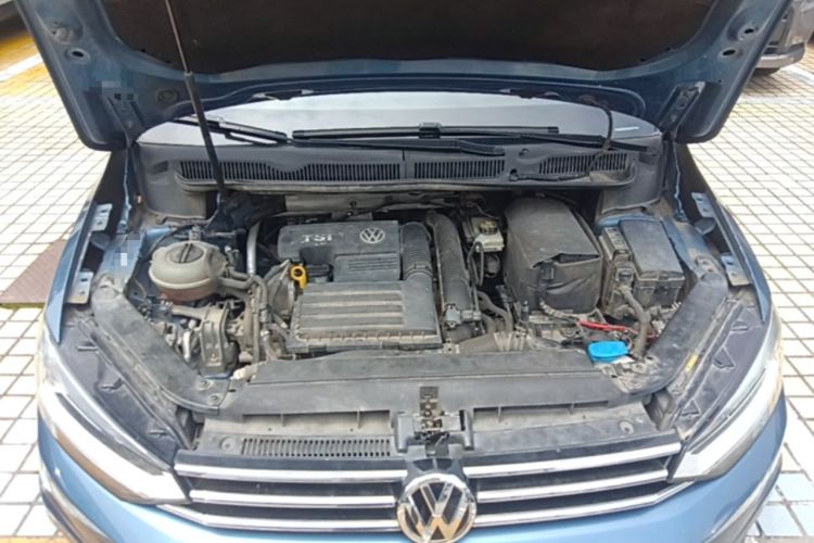 Used Volkswagen Touran 2016 Volkswagen Touran L 280TSI DSG Comfort Edition Engine Bay