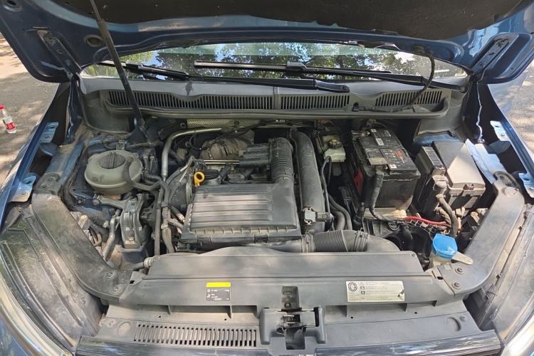 Used Volkswagen Touran 2016 Volkswagen Touran L 280TSI DSG Comfort Edition Engine Bay