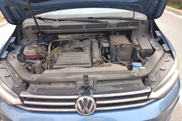 Used Volkswagen Touran 2016 Volkswagen Touran L 280TSI DSG Comfort Edition Engine Bay