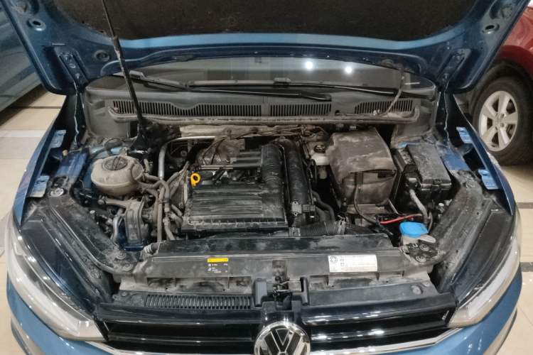Used Volkswagen Touran 2016 Volkswagen Touran L 280TSI Manual Trend Edition Engine Bay