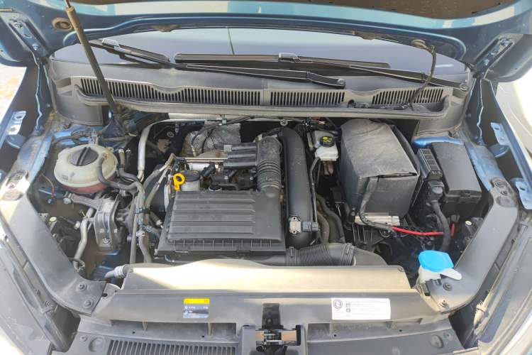 Used Volkswagen Touran 2016 Volkswagen Touran L 280TSI DSG Comfort Edition Engine Bay