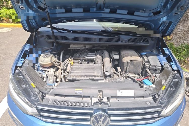 Used Volkswagen Touran 2016 Volkswagen Touran L 280TSI DSG Luxury Edition Engine Bay
