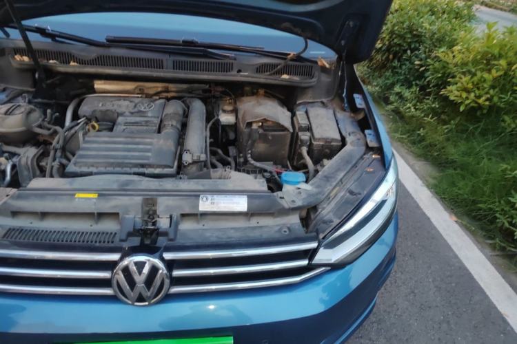 Used Volkswagen Touran 2016 Volkswagen Touran L 280TSI DSG Comfort Edition Engine Bay Left