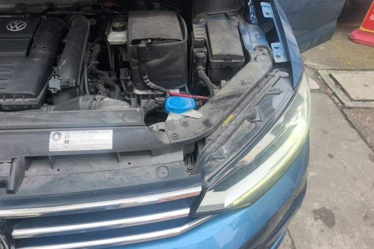 Used Volkswagen Touran 2016 Volkswagen Touran L 280TSI DSG Comfort Edition Engine Bay Left