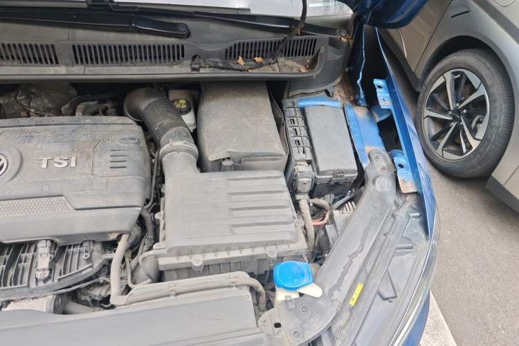 Used Volkswagen Touran 2016 Volkswagen Touran L 330TSI DSG Luxury Edition Engine Bay Left