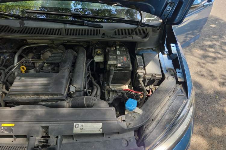 Used Volkswagen Touran 2016 Volkswagen Touran L 280TSI DSG Comfort Edition Engine Bay Left