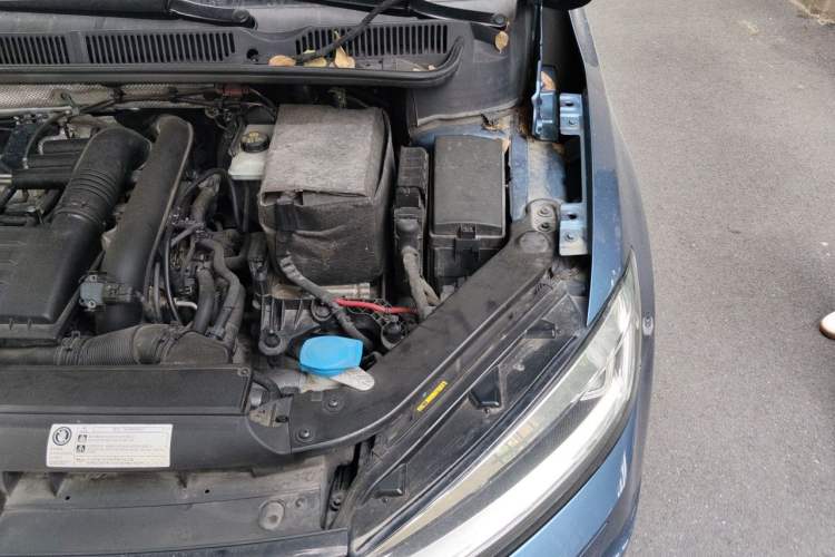 Used Volkswagen Touran 2016 Volkswagen Touran L 280TSI DSG Luxury Edition Engine Bay Left