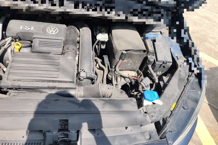 Used Volkswagen Touran 2016 Volkswagen Touran L 280TSI DSG Comfort Edition Engine Bay Left