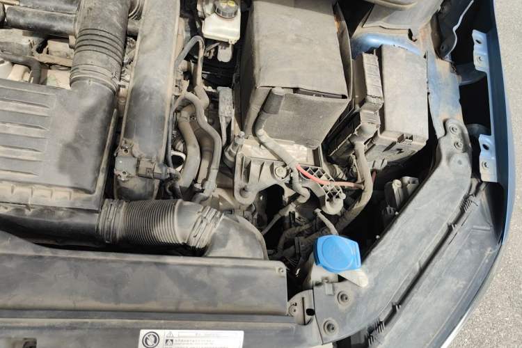 Used Volkswagen Touran 2016 Volkswagen Touran L 280TSI DSG Comfort Edition Engine Bay Left