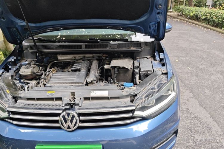 Used Volkswagen Touran 2016 Volkswagen Touran L 280TSI DSG Comfort Edition Engine Bay Left