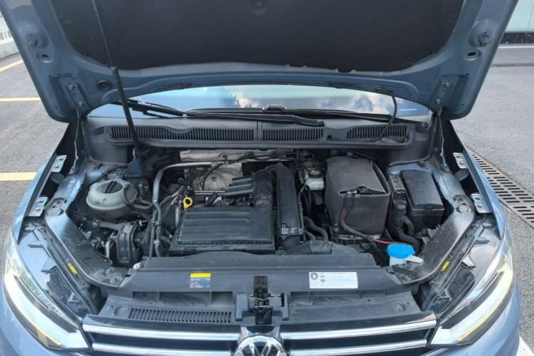 Used Volkswagen Touran 2016 Volkswagen Touran L 280TSI DSG Comfort Edition Engine Bay