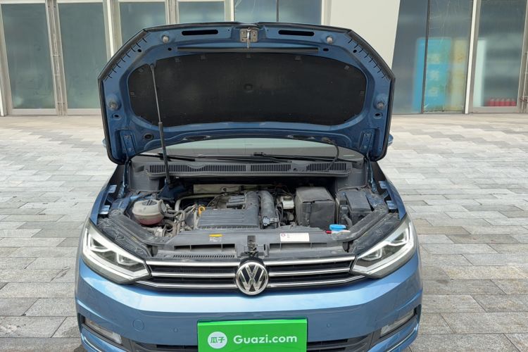 Used Volkswagen Touran 2016 Volkswagen Touran L 280TSI DSG Luxury Edition Engine Bay