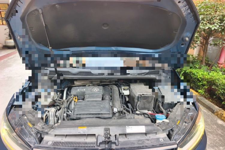Used Volkswagen Touran 2016 Volkswagen Touran L 280TSI DSG Comfort Edition Engine Bay