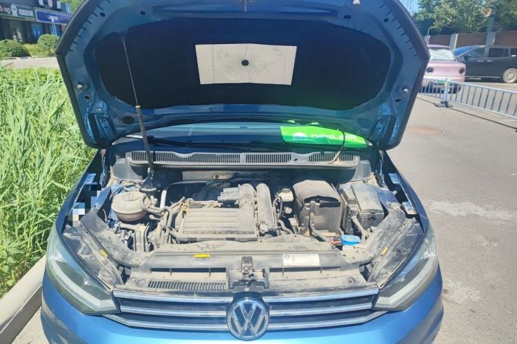 Used Volkswagen Touran 2016 Volkswagen Touran L 280TSI DSG Comfort Edition Engine Bay
